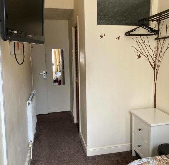 غرفة قياسية فردية, Sweet Afton