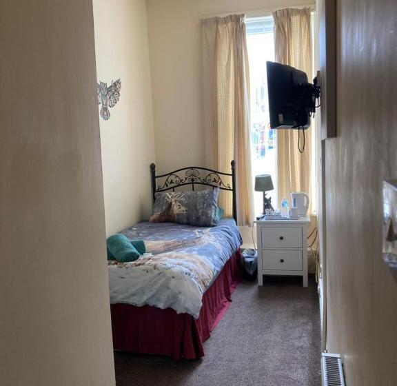 غرفة قياسية فردية, Sweet Afton