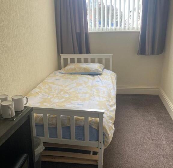 غرفة عائلية, Sweet Afton