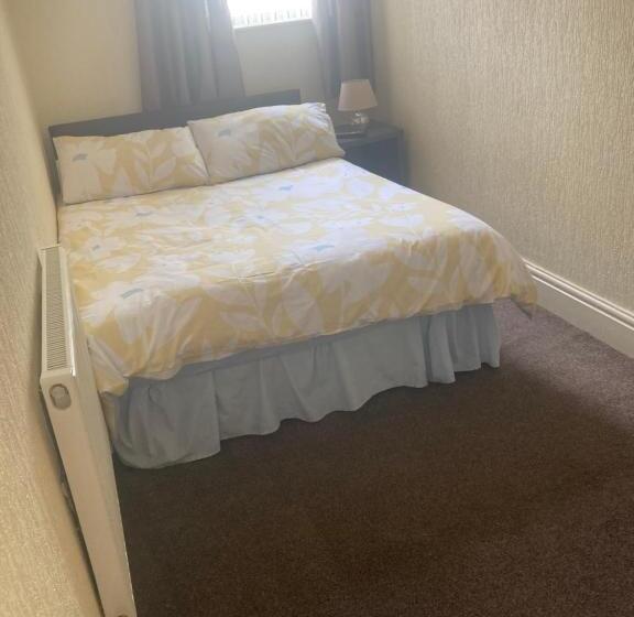 غرفة عائلية, Sweet Afton