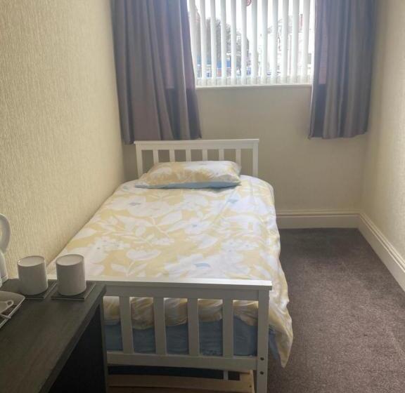 غرفة عائلية, Sweet Afton