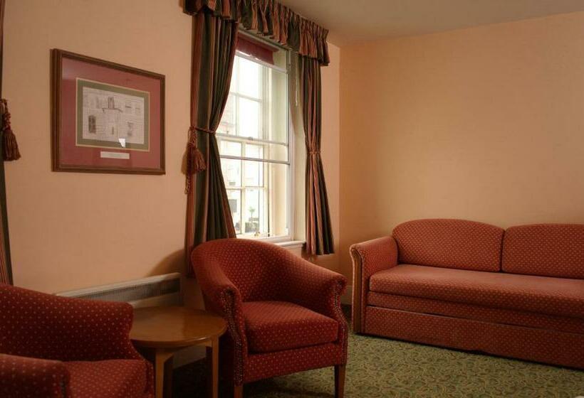 غرفة عائلية, The Catherine Wheel Wetherspoon