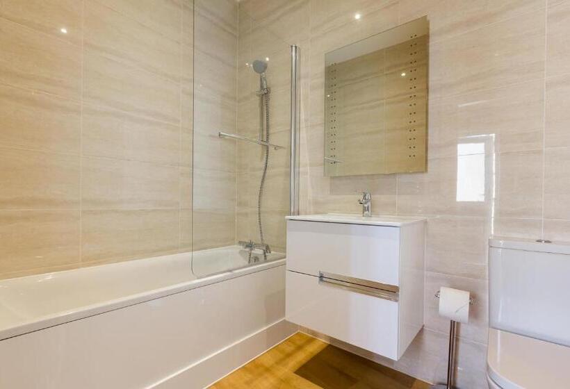 침실 2개 아파트, The Lion Gate Mews