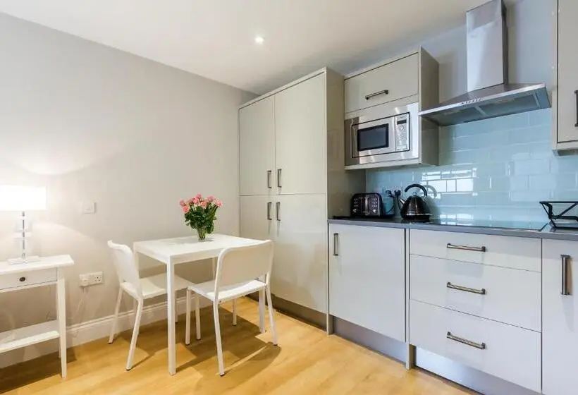 Standard-studio, The Lion Gate Mews