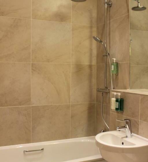 スタンダードルーム, The Pipers Tryst