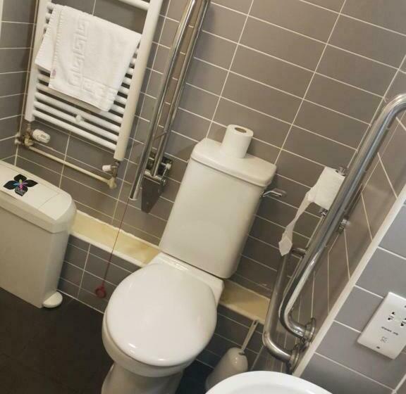 חדר סטנדרט יחיד מותאם לאדם עם מוגבלויות, Wilson Carlile Centre