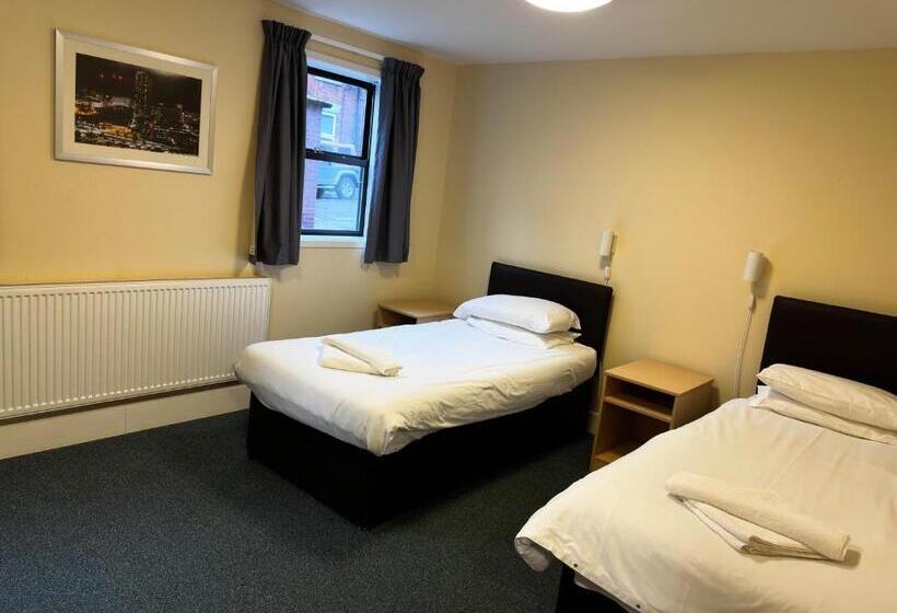 דירת שלושה חדרים, Wilson Carlile Centre