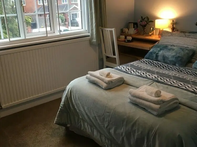 デラックスルーム, Leafy Suburban Bed And Breakfast