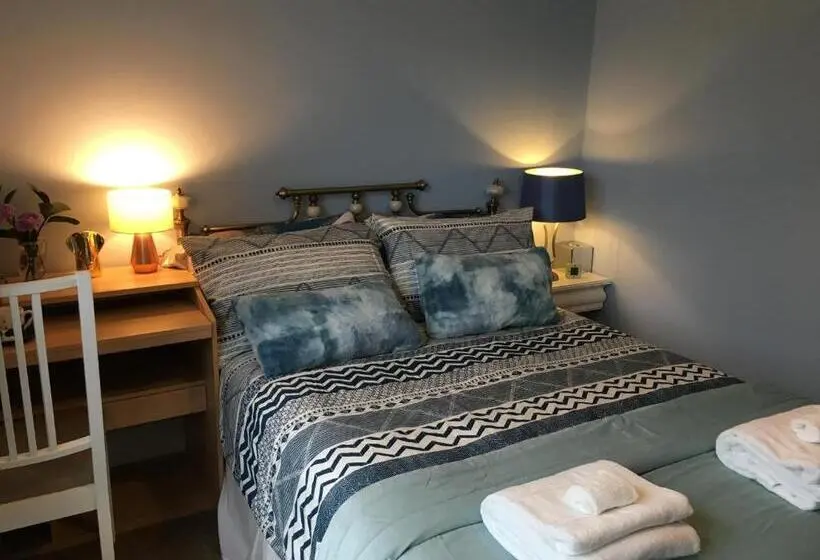 バス共有のスタンダードルーム, Leafy Suburban Bed And Breakfast