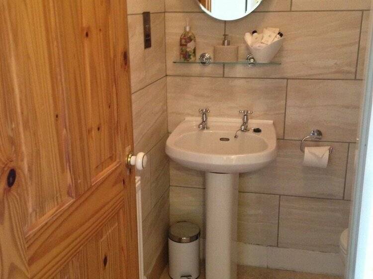 חדר סטנדרט נוף לגינה, School House Cottage B&b And Tea Garden