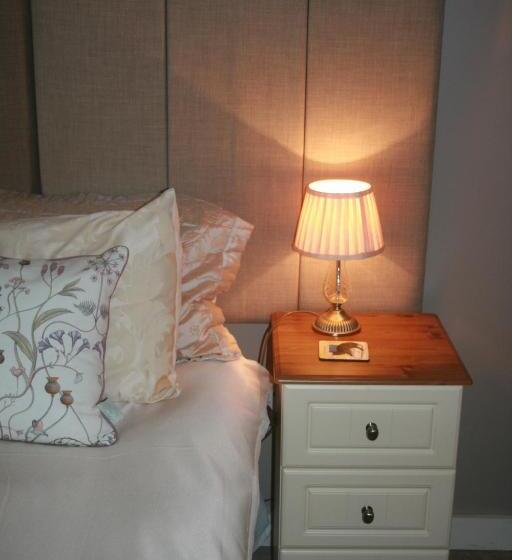 חדר סטנדרט נוף לגינה, School House Cottage B&b And Tea Garden