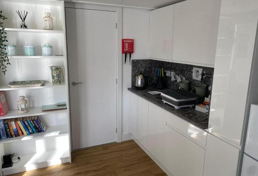 کلبه ییلاقی سوپریور یک خوابه, Talybont Bed And Breakfast