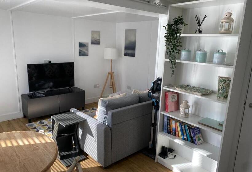 کلبه ییلاقی سوپریور یک خوابه, Talybont Bed And Breakfast