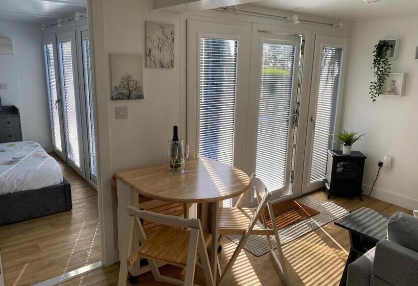 کلبه ییلاقی سوپریور یک خوابه, Talybont Bed And Breakfast