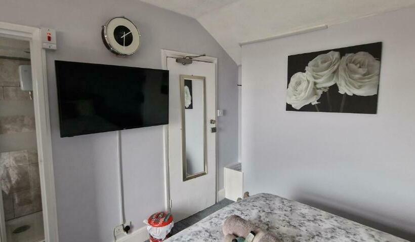 חדר משפחתי, Cherrylee