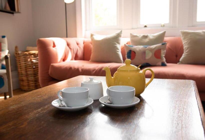 منزل غرفة نوم واحدة, Eastfield Lodge