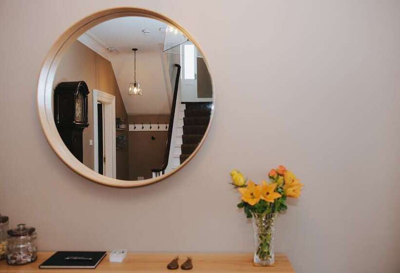 منزل غرفة نوم واحدة, Eastfield Lodge