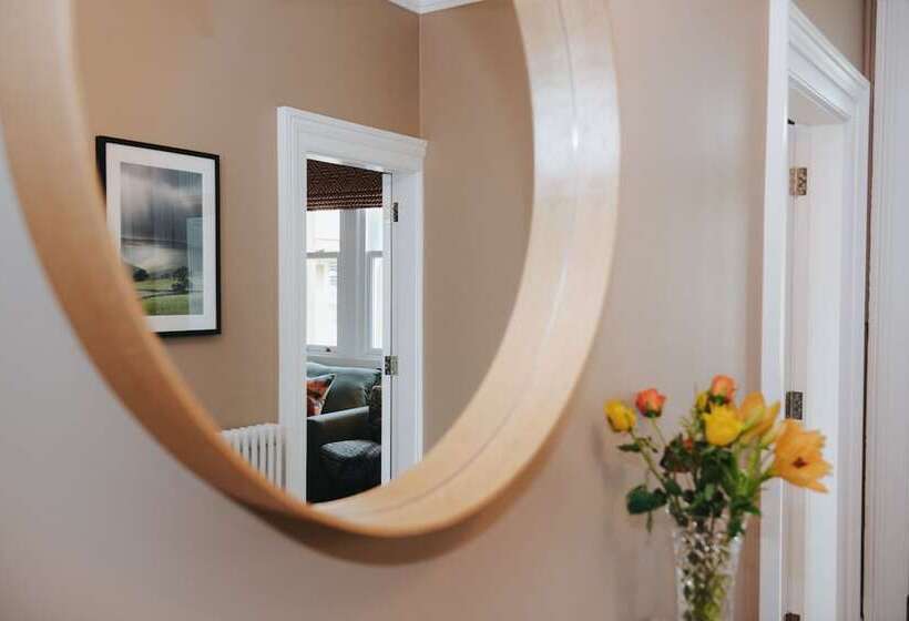 منزل غرفة نوم واحدة, Eastfield Lodge