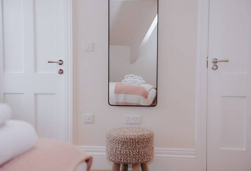 منزل غرفة نوم واحدة, Eastfield Lodge