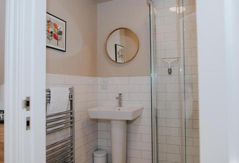 منزل غرفة نوم واحدة, Eastfield Lodge