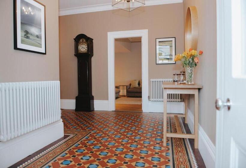 منزل غرفة نوم واحدة, Eastfield Lodge