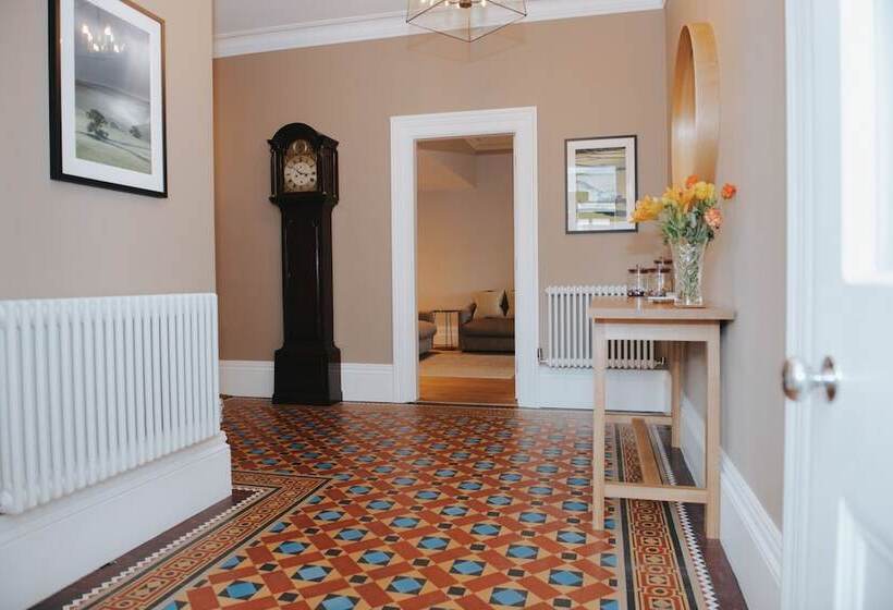 منزل غرفة نوم واحدة, Eastfield Lodge