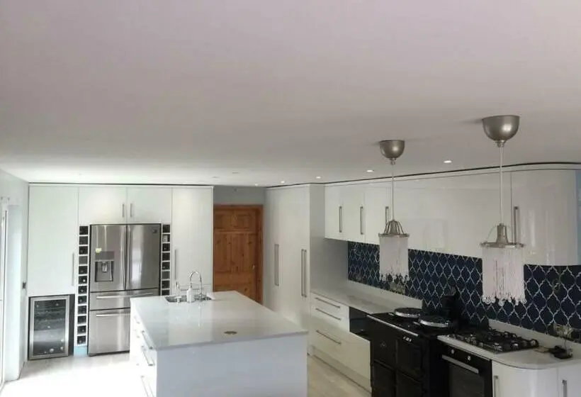 اتاق استاندارد با تخت بزرگ, Five Oaks