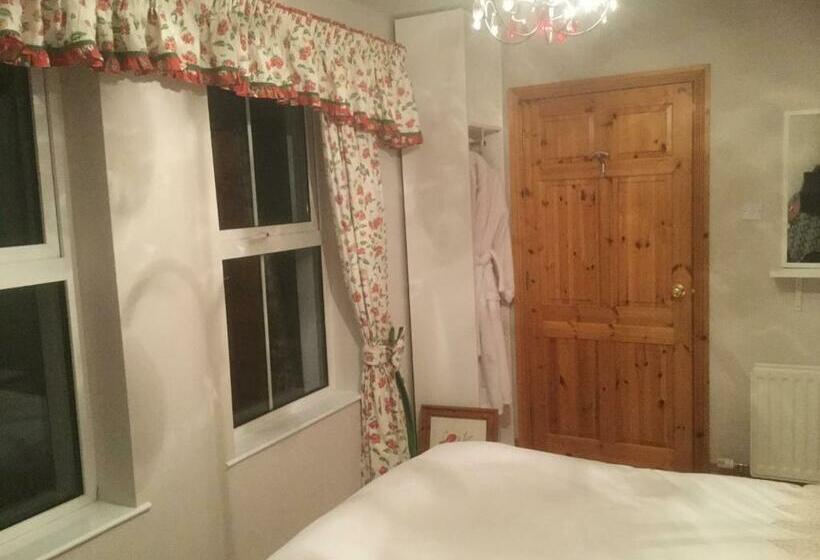 キングサイズベッドのスタンダードルーム, Five Oaks