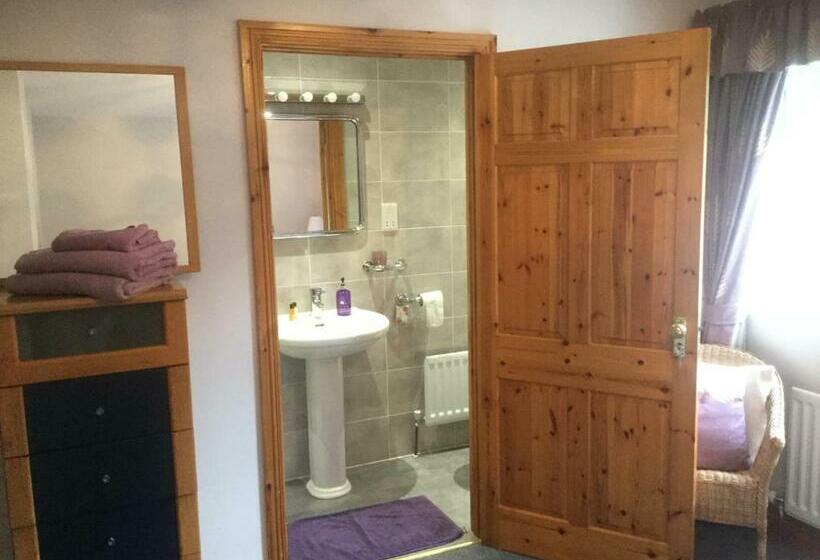 スタンダードルーム, Five Oaks