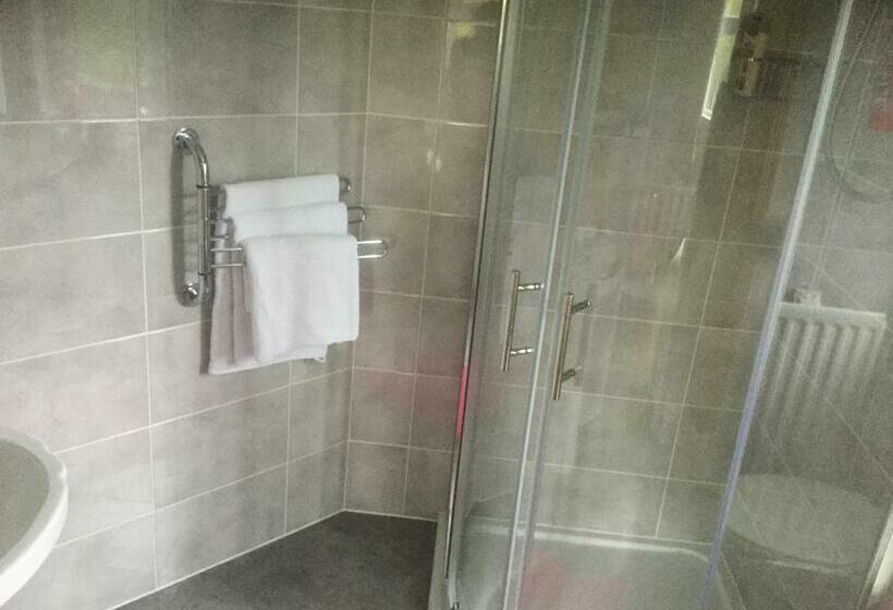 スタンダードルーム, Five Oaks