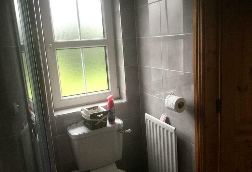 スタンダードルーム, Five Oaks