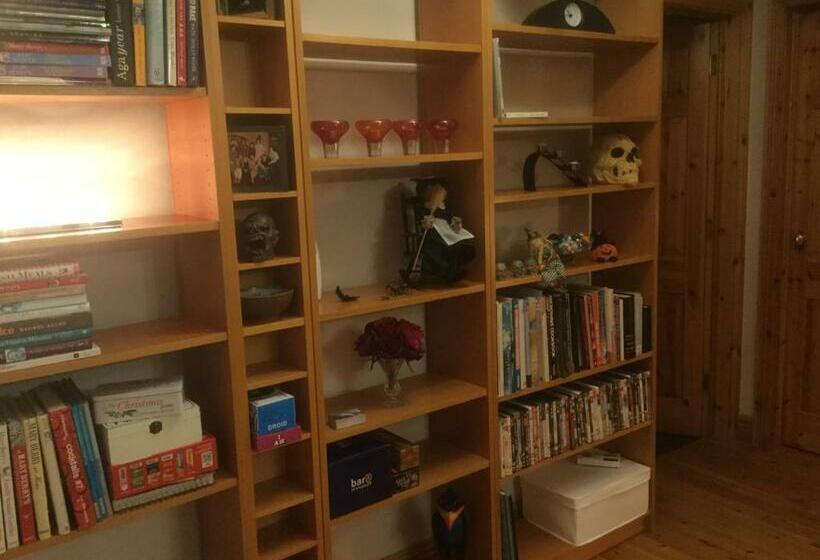 スタンダードルーム, Five Oaks