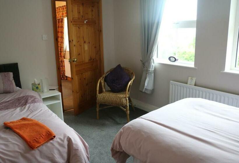 スタンダードルーム, Five Oaks