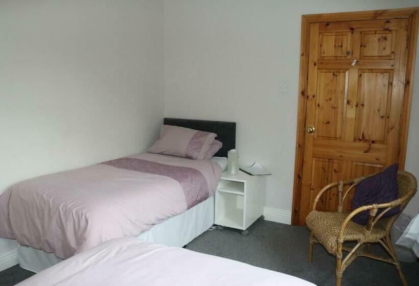 スタンダードルーム, Five Oaks