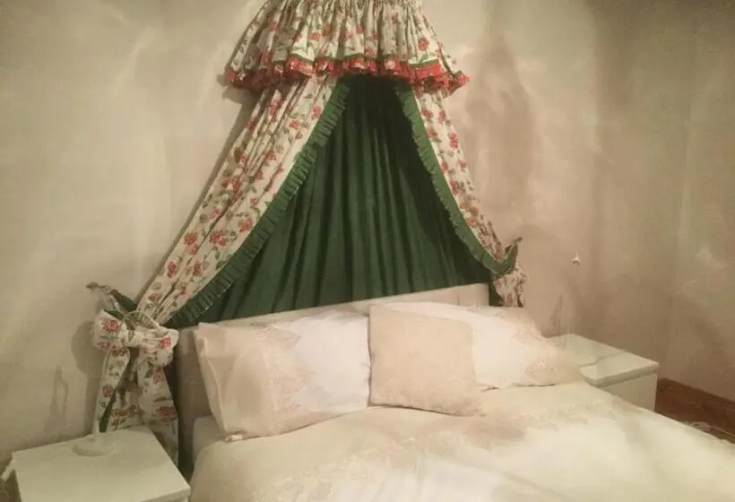 اتاق استاندارد با تخت بزرگ, Five Oaks