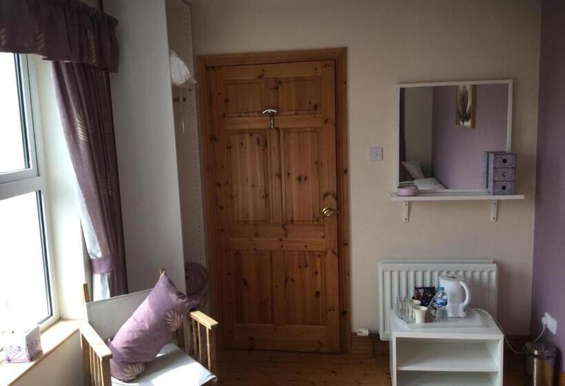 キングサイズベッドのスタンダードルーム, Five Oaks