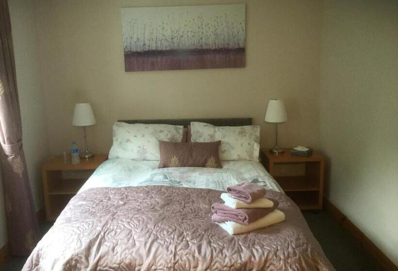 スタンダードルーム, Five Oaks