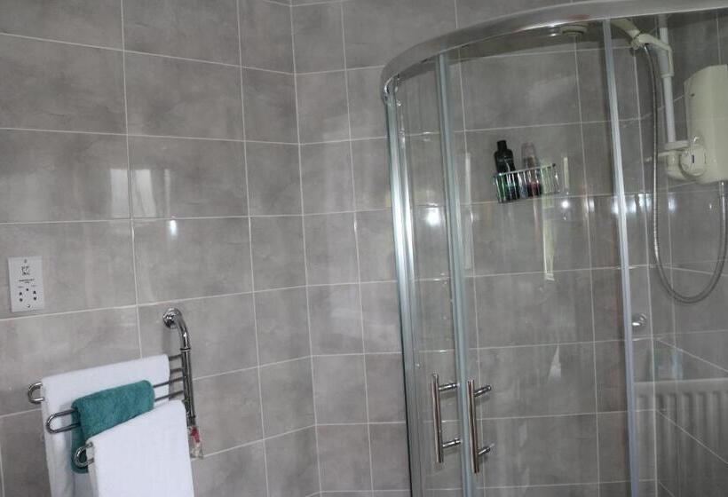 スタンダードルーム, Five Oaks