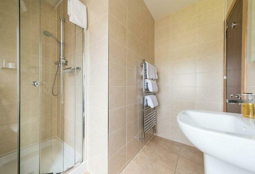 غرفة قياسية ثلاثية, Rosehill Guest House