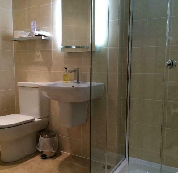 غرفة قياسية ثلاثية, Rosehill Guest House