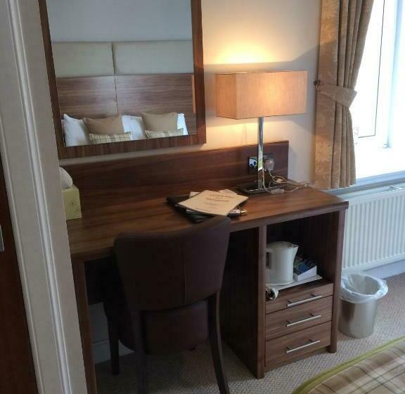 غرفة قياسية ثلاثية, Rosehill Guest House