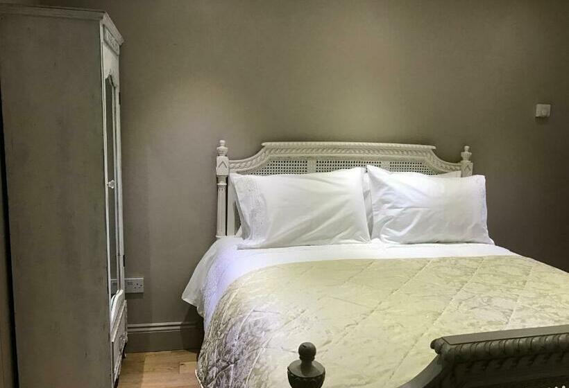 اتاق استاندارد, The Broad Leys