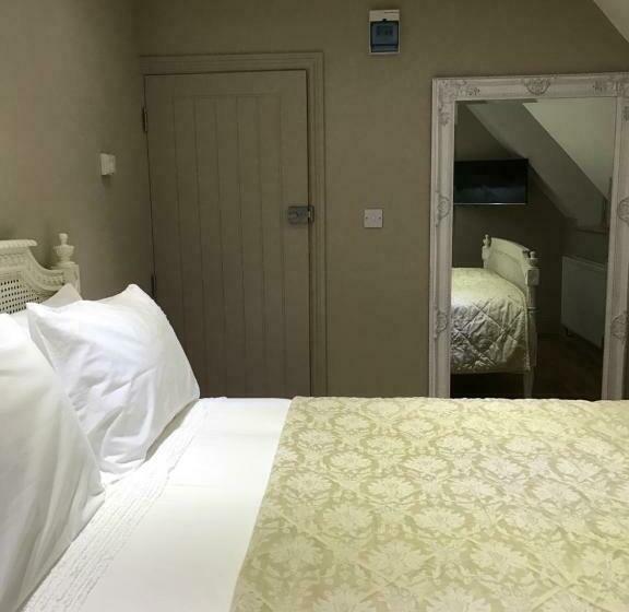 اتاق استاندارد, The Broad Leys