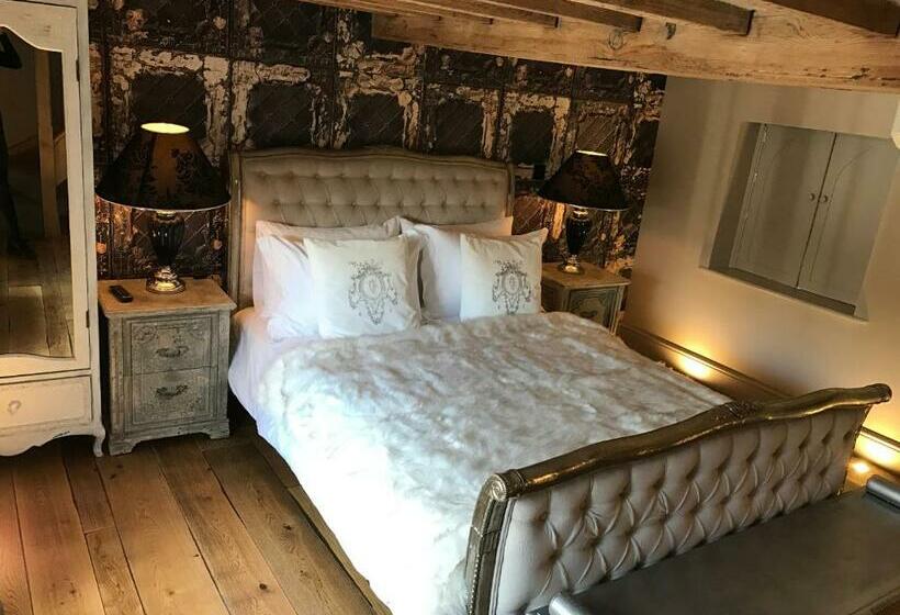 اتاق لوکس با تخت بزرگ, The Broad Leys