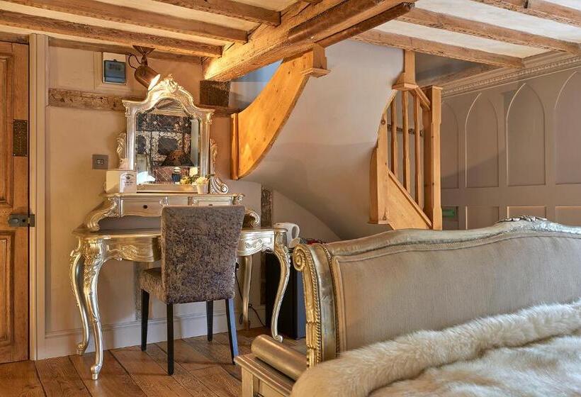 اتاق لوکس با تخت بزرگ, The Broad Leys