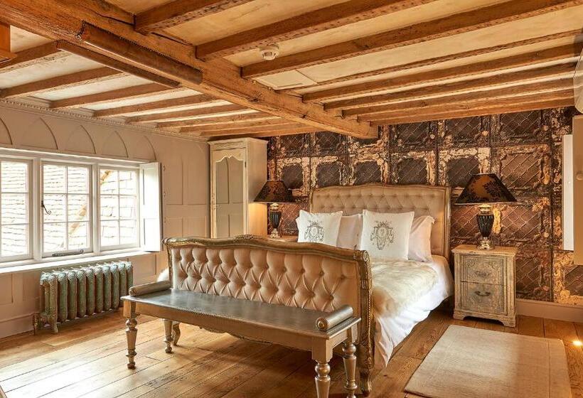 اتاق لوکس با تخت بزرگ, The Broad Leys