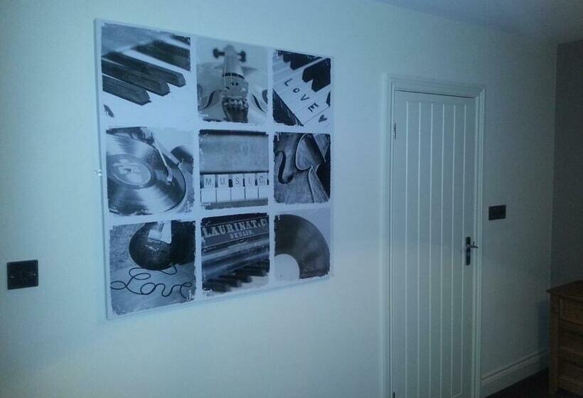 غرفة قياسية سرير كينج, The Court House Inn