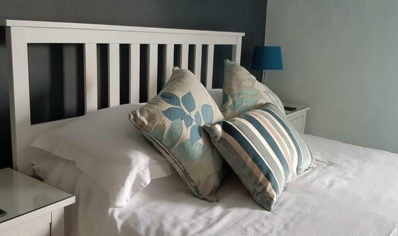 غرفة قياسية, The Greyhound Inn