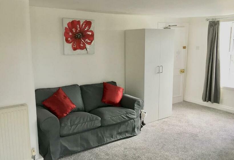 غرفة قياسية, The Greyhound Inn