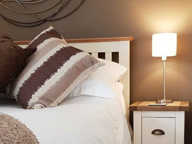 غرفة قياسية, The Greyhound Inn